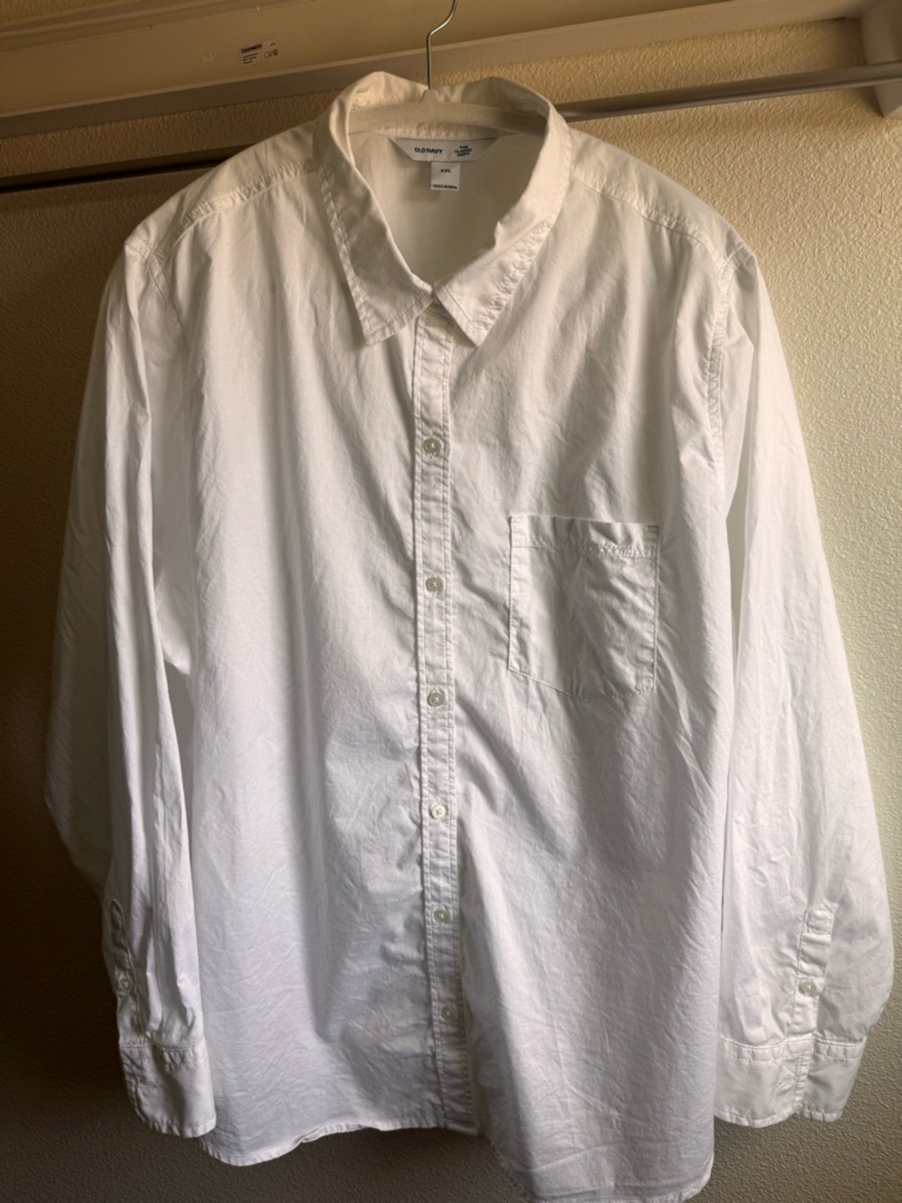 Old Navy White Button-Down Pocket Shirt women’s size XXL